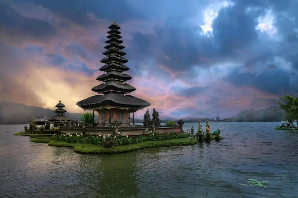 Ulun Danu Beratan Temple | Dolphin Tour | Arisma Lovina Dolphin